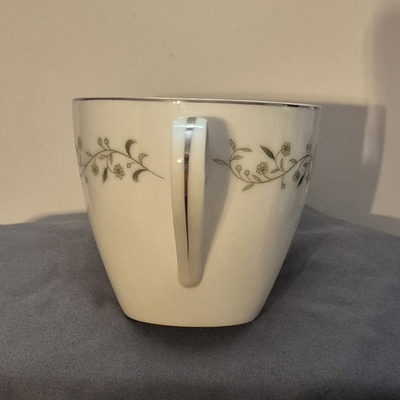 Vintage Towne House Tea Cup Greenbriar #2686, Floral Stoneware, Retro Kitchenwar - Picture 4 of 5